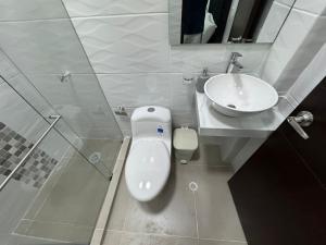 Moderno apartaestudio amoblado con parqueadero