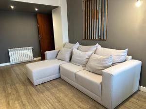 Amplio, elegante y céntrico departamento a metros del mar