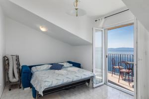 Apartments by the sea Pisak, Omis - 22946