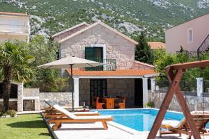 Villa Bella Pietra with private pool, sauna