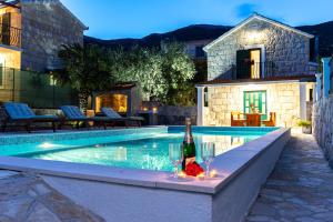 Villa Bella Pietra with private pool, sauna