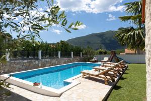 Villa Bella Pietra with private pool, sauna