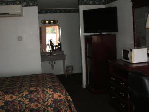 Camlot Inn Motel