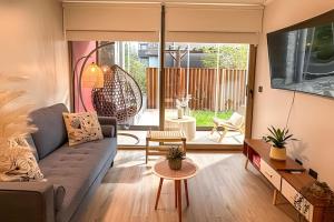 Piscina Climatizada: Primer Piso, Jardín y WiFi.