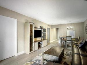 Charming Get-a-Way At the Beach