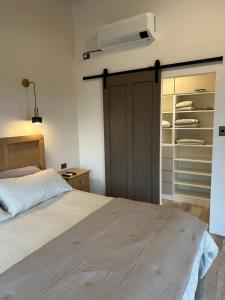 Moderna y acogedora casa estilo galpón