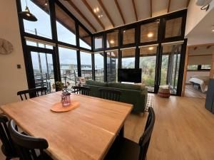 Moderna y acogedora casa estilo galpón