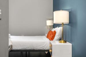 CozySuites Modern 1BR in Downtown Pitts #1