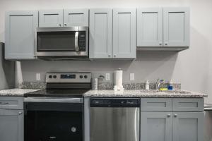 CozySuites Modern 1BR in Downtown Pitts #1