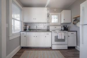 Serene Beachy Bungalow with Large Screened Porch!