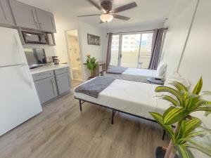 Studio Apartment room in Kuhio Village 904A condo