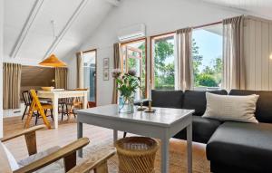 4 Bedroom Beautiful Home In Sydals