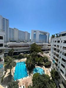 Luxury apartment in front of the Corniche