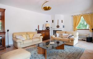 Maisons de vacances Cozy Home In Saint-Maximin-La-Sainte-Baume : photos des chambres