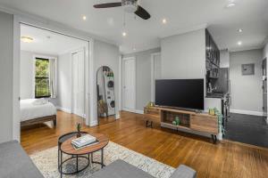 Modern Manhattan Retreat Near Central Park