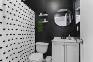 Zebra House - Close 2TampaBay has to offer