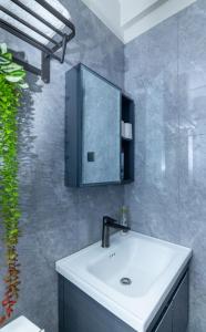 Veries Serviced Apartments