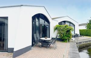 2 Bedroom Beautiful Home In Lemmer