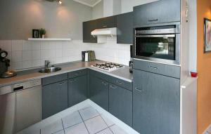 2 Bedroom Beautiful Home In Lemmer