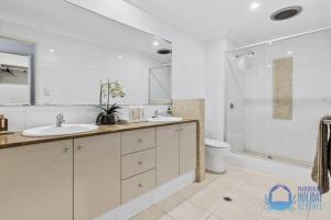 Coastal Canal Retreat in Mandurah