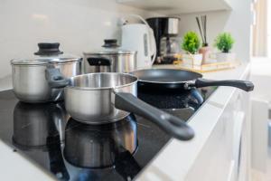 Designer 1BR I Golf View I Comfortably Sleeps 4