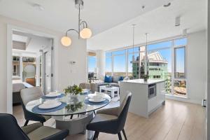The Getaway Next to Stampede 2BR Suite Downtown