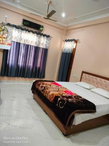 SARASWATI KUNJ HOMESTAy