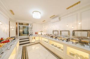Delina Castle Coffee & Hotel