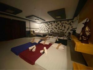 Tres Marias Garden Resort, Resto and Sports Bar