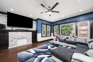 Gorgeous 5 BR Gem with Games