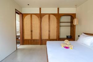 Casa Wayan Made, private pool villa in central Bingin