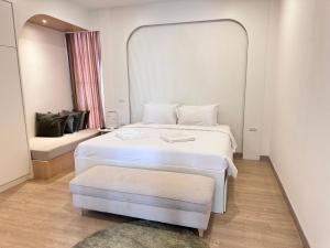 Win pool villa oxygen