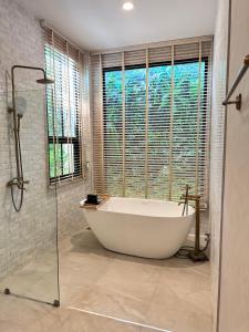 Win pool villa oxygen