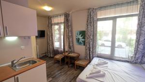 Compact studio with an indoor pool near Cacao Beach by Flаt Manаger