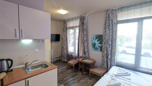 Compact studio with an indoor pool near Cacao Beach by Flаt Manаger