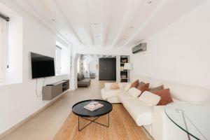 Comfort & Charm in the Center