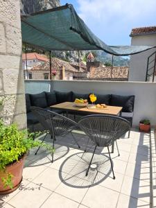 New luxury apartments in the center of Omiš