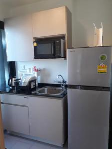 River view, 9-minute walk to Phra Nang Klao MRT, Ideal for a quiet and relaxing stay, Fully equipped with appliances