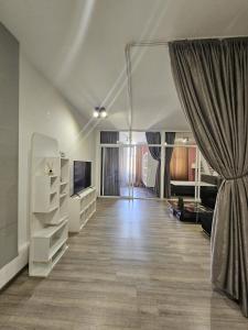 Cozy 3 rooms central in Arad
