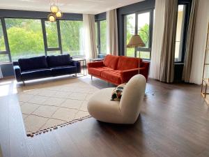 1004 Close to central peaceful and spacious consulates