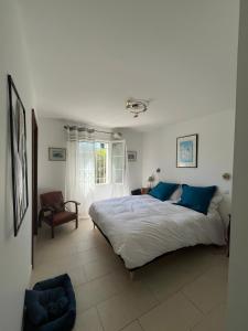 Villas Villa 6 Pers Uzes piscine lagon et vue garrigue : photos des chambres