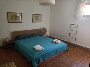 In the heart of the Apuan Alps with terrace