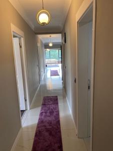 1007 Central 3 plus 1 Wide Close to Consulates