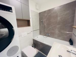 Karzo Property LU 207 Free Garage