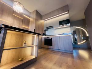 Karzo Property LU 207 Free Garage