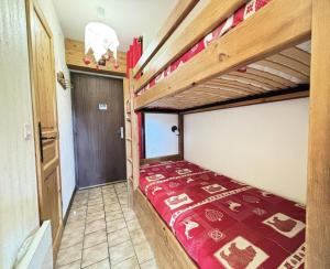 Appartements Residence Les Alpages - Studio skis aux pieds en rez-de-jardin MAE-3833 : photos des chambres