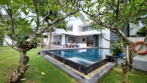 Sanctuary Hồ Tràm Resort - Lake view