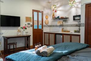 Leng Viethome stuido in Hanoi Old Quater 72 Hang Chieu