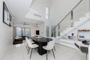 Coastal Retreat Pet Friendly in Townsville