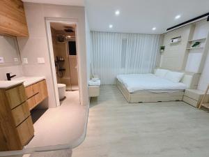 4 Bedrooms - Hanoi Old quarter - Cozy kitchen